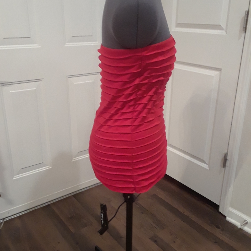 The Limited Red Ruffled Tube Top‎ - Picture 3 of 5